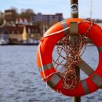 Sie trieb hilflos in der Dunkelheit: Junge Frau von der Polizei aus dem Main gerettet