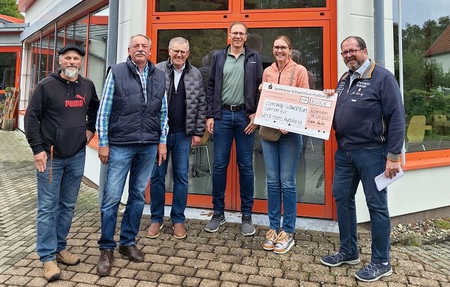 Anstatt Geschenke 8000 Euro Spende für Augsfelder Lebenshilfe-Werkstatt: ESAL Schaltanlagenbau GmbH feiert Jubiläum