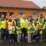 Rund 50 Kinder mit ihren Eltern nahmen an der Tour de Müll im Landkreis Kitzingen teil