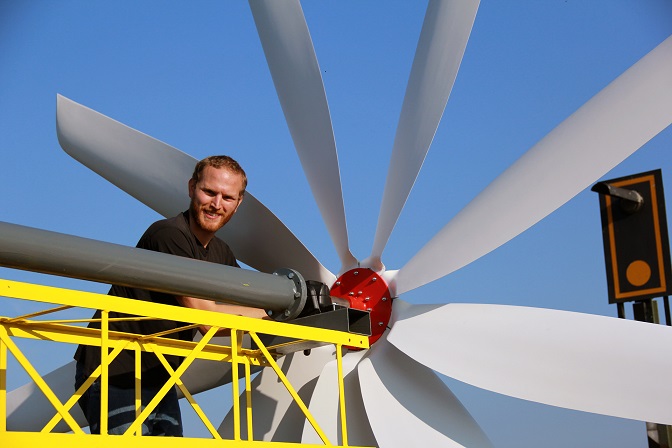 Studiengänge und Partnerfirmen am Campus Röntgenring kennenlernen: Fakultät Kunststofftechnik und Vermessung stellt duales Studium vor