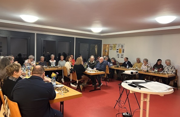 Volles Haus bei der biblischen Weinprobe des Evangelischen Frauenvereins Diakonieverein in Niederwerrn