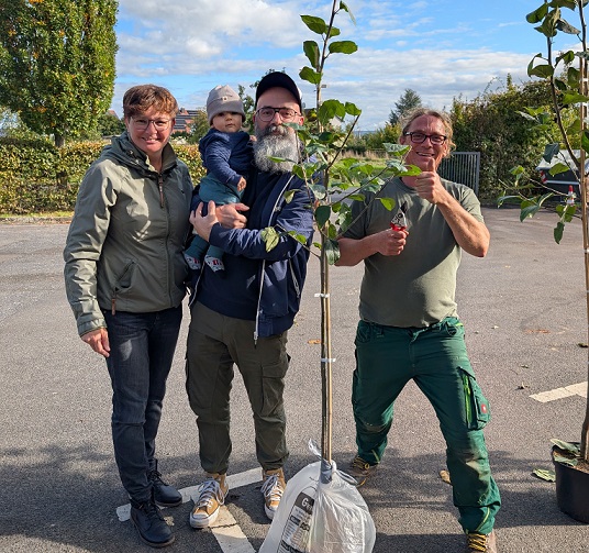 Der Landkreis Haßberge hat bereits mehr als 1400 Obstbäume an Kinder verschenkt, die in den Haßberg-Kliniken geboren wurden