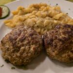 Fahr mal hin und kehr mal ein: Fleischküchli mit Kartoffelsalat im Alban-Park