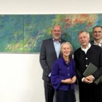Der Förderverein des Leopoldina-Krankenhauses erhält ein Kunstwerk der plener stiftung