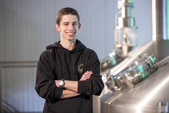 Deutschlands bester Nachwuchsbrauer steht fest: Simon Schnüll überzeugt Fachjury beim Bundeswettbewerb 2025