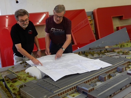 Das FAG Werksmodell war ein geplantes Geschenk der Lehrlinge für Weihnachten 1972