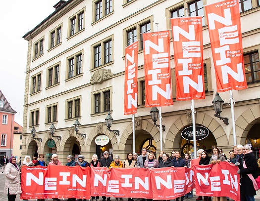 „Gewalt gegen Frauen ist ein gesellschaftliches Problem“: Verwaltungsspitze und Frauenorganisationen setzen Zeichen