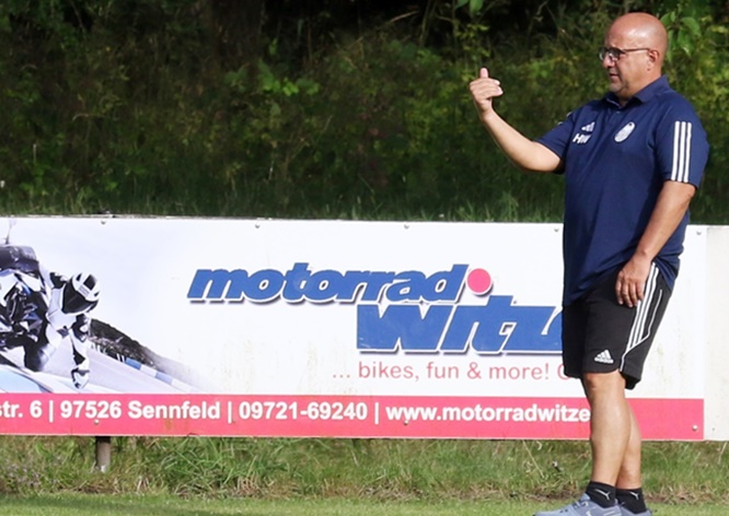 Heiko Windhagen hat vor dem Ende seiner Trainer-Karriere noch viel vor mit den nun drei Mal zuhause spielenden Sennfeldern