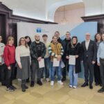 Erster Integrationskurs der Städtischen Volkshochschule: Übergabe der Zertifikate durch Oberbürgermeister Dr. Dirk Vogel