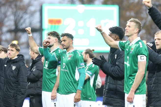 Der Bann ist gebrochen: Grün-Weiß glänzt wieder und kann auch zuhause noch siegen – JUBELFOTOS & VIDEO