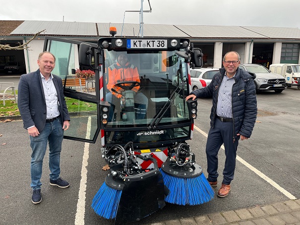 Saubere Sache: In und um Kitzingen sorgt die Kompaktkehrmaschine Swingo 200+ für Sauberkeit