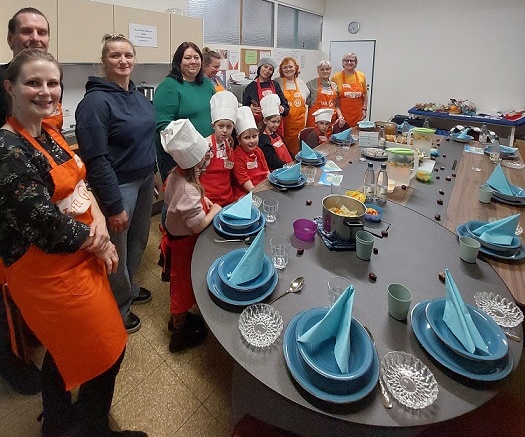 „Tafel is(s)t gemeinsam“: Die Tafel Schweinfurt führt ein Ernährungsprojekt mit Kindern durch