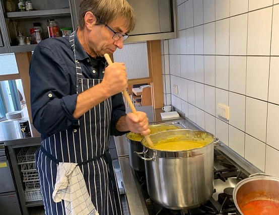 Greßthaler Pfarrei lud heuer zum 30. Missionsessen ein: Berthold Schlereth ist seit drei Jahrzehnten für die Mahlzeit verantwortlich