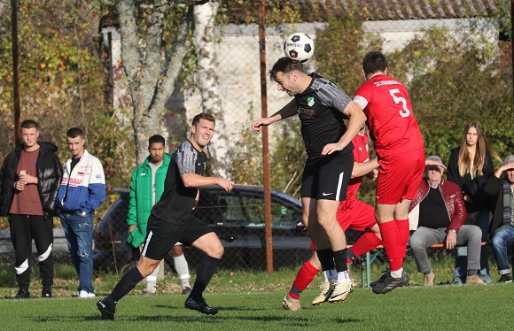 Die Kreisligen am Samstag: Viererpacks in Schweinfurt, Full Hand in der Rhön