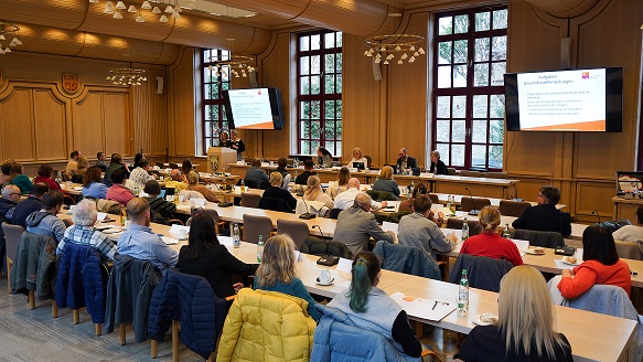 Pflegekonferenz Kitzingen berät zentrale Herausforderungen der regionalen Pflegeversorgung