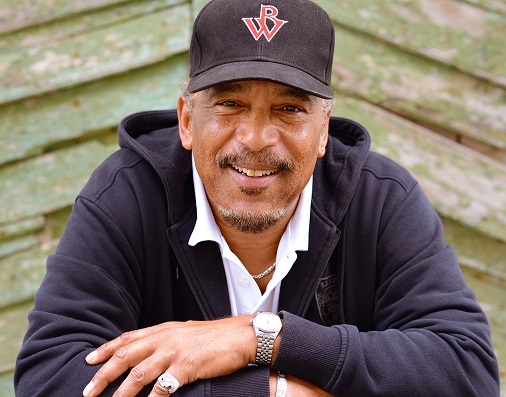 „Bruder im Geiste“ von Harry Belafonte: Tausendsassa Ron Williams aus München huldigt seinem Vorbild im Kulturboden Hallstadt mit viel Insiderwissen