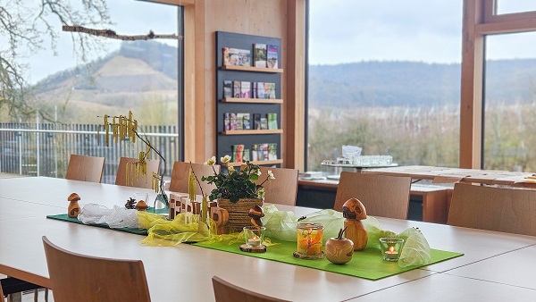 Veranstaltungstipp: Kaffee, Kuchen und Natur am Steigerwald-Zentrum, Weihnachtszauber im Winterwald