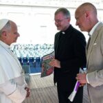 Sonntagsblatt-Jubiläumsausgabe für den Papst: Leserreise des Würzburger katholischen Sonntagsblatts mit Generalvikar Vorndran, spannenden Einblicke und Begegnungen