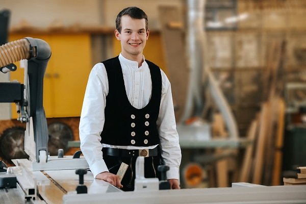 David Pfadler von der Zimmerei Steinmetz aus Uffenheim ist bayerischer Landessieger im Zimmererhandwerk