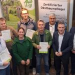 Wenn Wissen Wurzeln schlägt: Vier neue Obstbaumpfleger im Landkreis Würzburg bewahren die fränkische Kulturlandschaft