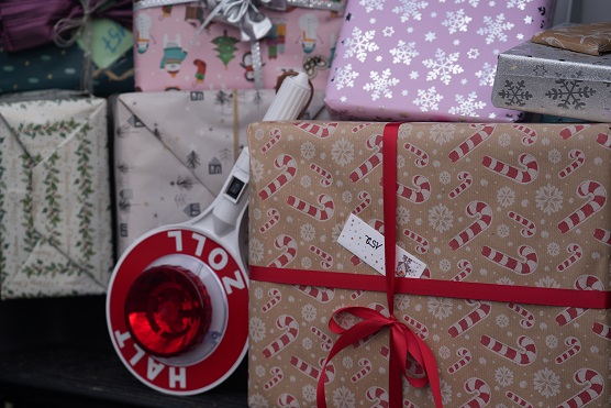 Weihnachten und Black Friday: Das Hauptzollamt Schweinfurt gibt Hinweise zu Bestellungen und Geschenken aus dem Ausland