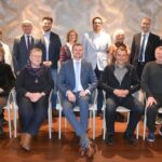 415 Jahre Wissen und Erfahrung: Landrat Wilhelm Schneider bedankte sich bei treuen MitarbeiterInnen