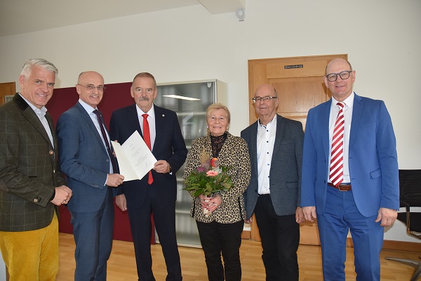 Botschafter des Friedens und der Völkerverständigung: Ehrenzeichen des Bayerischen Ministerpräsidenten für Karl-Heinz Vogel