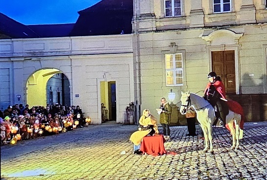 Lichterglanz und Herzenswärme: So war die St. Martinsfeier im Schlosspark Werneck