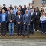 Stifter zu Gast im Technologiezentrum Haßfurt: Einblick in Forschung und Zukunft der Kunststofftechnik und Wellrohrproduktion