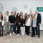 Sieben Nachwuchskräfte bestehen 2025 ihre Prüfungen: AOK Schweinfurt ehrt erfolgreiche Absolventinnen und Absolventen