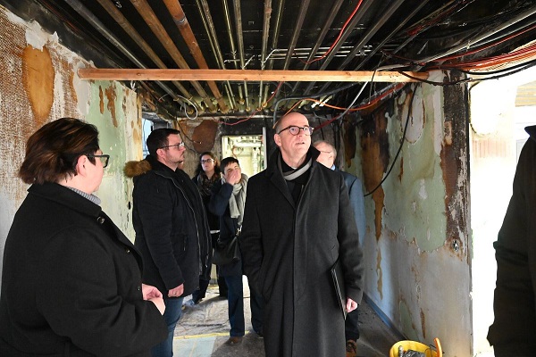 Folgen von zwei Bränden noch spürbar: Bischof Jung besucht Heimathof Simonshof und würdigt Dienst der Caritas