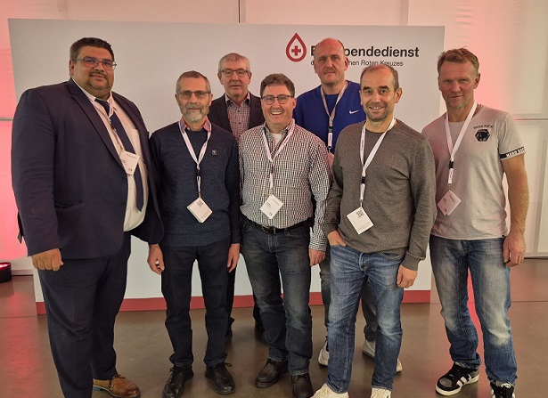 Sieben fleißige Blutspender aus Wasserlosen waren bei einer großen Gala in Würzburg dabei