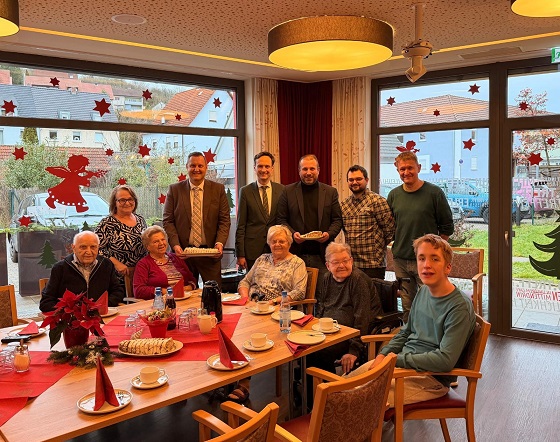 Süßes Weihnachtsgebäck: Bäckerinnung Mainfranken spendet Christstollen an Einrichtungen im Raum Schweinfurt