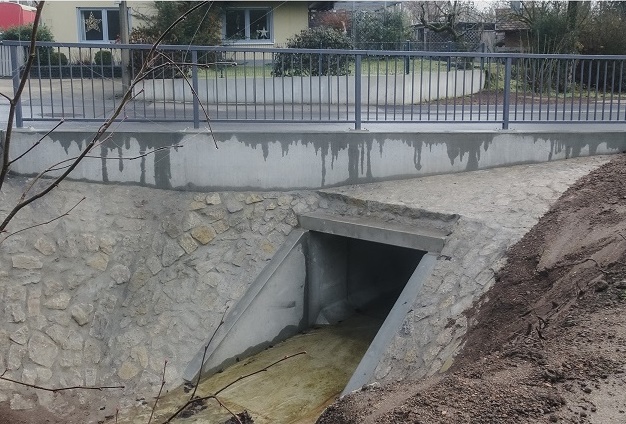 Durchlass am Marbach erneuert: Die Seehofstraße in Garitz ist wieder befahrbar