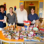 Neues Spielzeug für die Patienten der Missio Kinderklinik vom Edelmetallhändler Frank Dominik