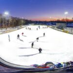 Schlittschuhsaison: Eislauf-Spaß mit Punsch und Sounds auf dem Neumarkter Volksfestplatz