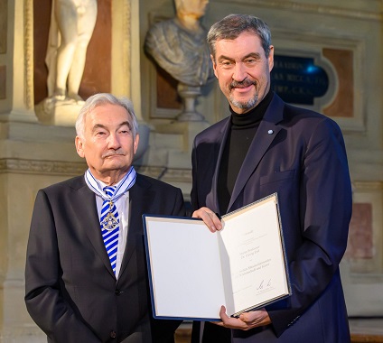 Prof. Dr. Georg Ertl wurde von Ministerpräsident Söder mit dem Maximiliansorden geehrt
