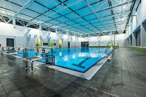 Einmal abtauchen bitte: Geänderte Öffnungszeiten des Volkacher Hallenbades in den Weihnachtsferien