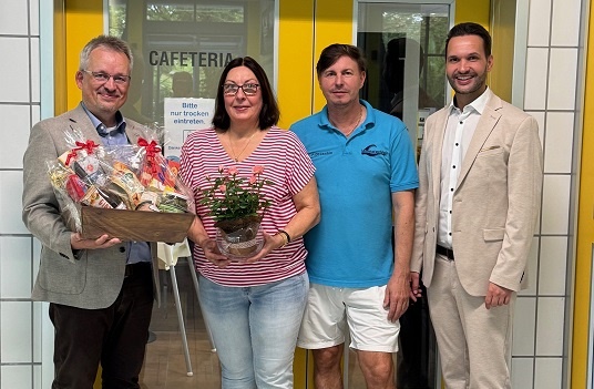 25 Jahre im Hallenbad: Die Gemeinde Gochsheim ehrt Mitarbeiterin Irina Fischer