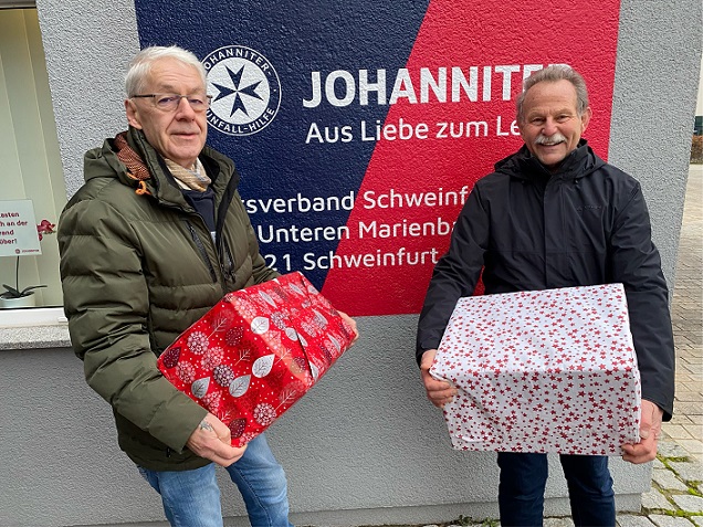 Politiker packte an: Landtagsabgeordneter Paul Knoblach begleitet Johanniter-Weihnachtstrucker-Tour in Unterfranken