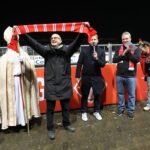 Bischof Dr. Franz Jung ist jetzt Ehrenmitglied: Knapp 1000 Personen beim Weihnachtssingen der Würzburger Kickers