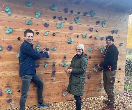 Eine Kletterwand für den Wild-Park: Wie das neue Spielgerät am Klaushof entstand