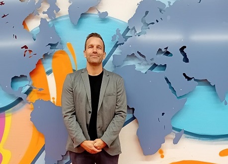 Achtsamkeit im Internet: Kriminalhauptmeister Blattert spricht zu Kinderpornografie, Cybermobbing und Cybergrooming