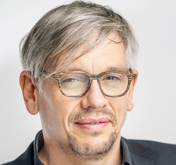 Beim Tod im Silvanerrausch von einer Bratwurstlawine verschüttet: Der fränkische Sachse Mathias Tretter kommt nach Hallstadt