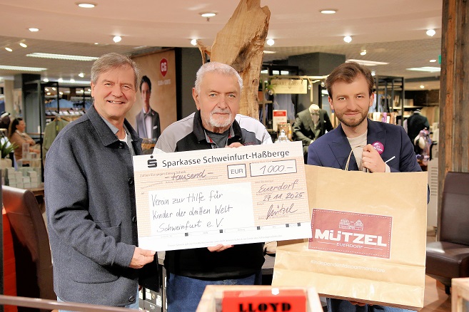 Das Euerdorfer Modezentrum Mützel spendete 1000 Euro für die Kinder in der dritten Welt