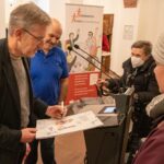 „Mit Behinderungen ist zu rechnen“: Die Cartoon-Ausstellung im Würzburger Rathaus ist eröffnet