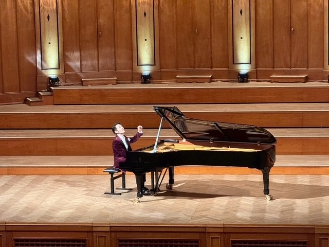 Audioaufnahmen im Max-Littmann-Saal: Einzigartige Akustik und Räumlichkeiten überzeugten den Pianisten Chun Chieh Yen