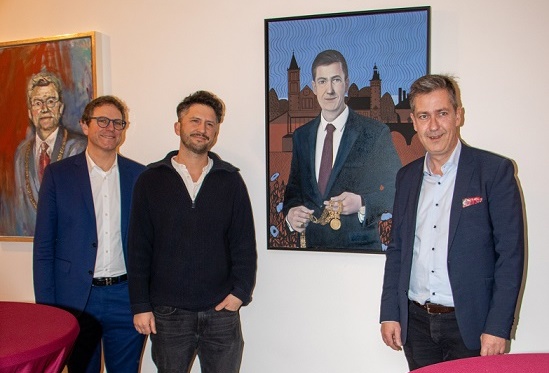 Das Portrait von Christian Schuchardt ist in die Galerie der Oberbürgermeister aufgenommen