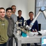 Robotik-Talente arbeiten an kniffligen Problemen: Studierende präsentieren Zwischenergebnisse ihrer Projekte