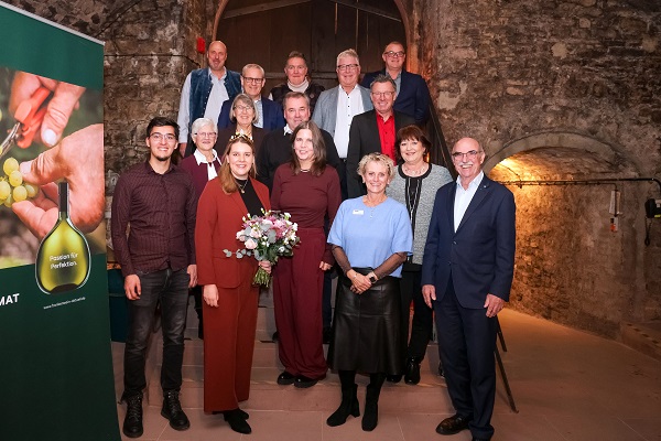 Ehrungsabend würdigt Verdienste: Fränkischer Weinbauverband verleiht Silbernen Bocksbeutel an Robert Haller